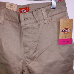 Never worn DICKIES khakis